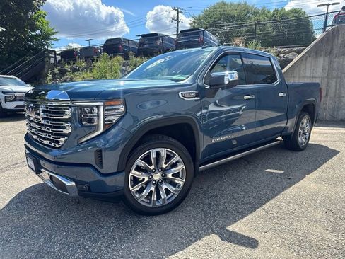 Used 2024 GMC Sierra 1500 Denali w/ Denali Reserve Package AWD/4WD image 2