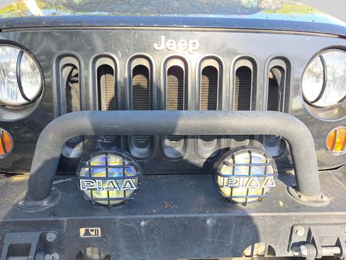 Used 2008 Jeep Wrangler Unlimited Sahara w/ Dual Top Group image 30