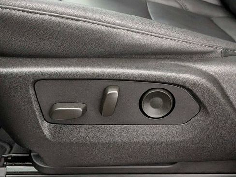 Used 2023 Chevrolet Tahoe Z71 image 18