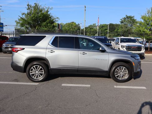 Used 2023 Chevrolet Traverse LT FWD image 22