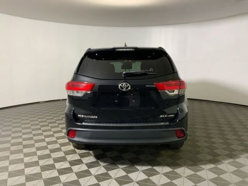 Used 2017 Toyota Highlander XLE image 7
