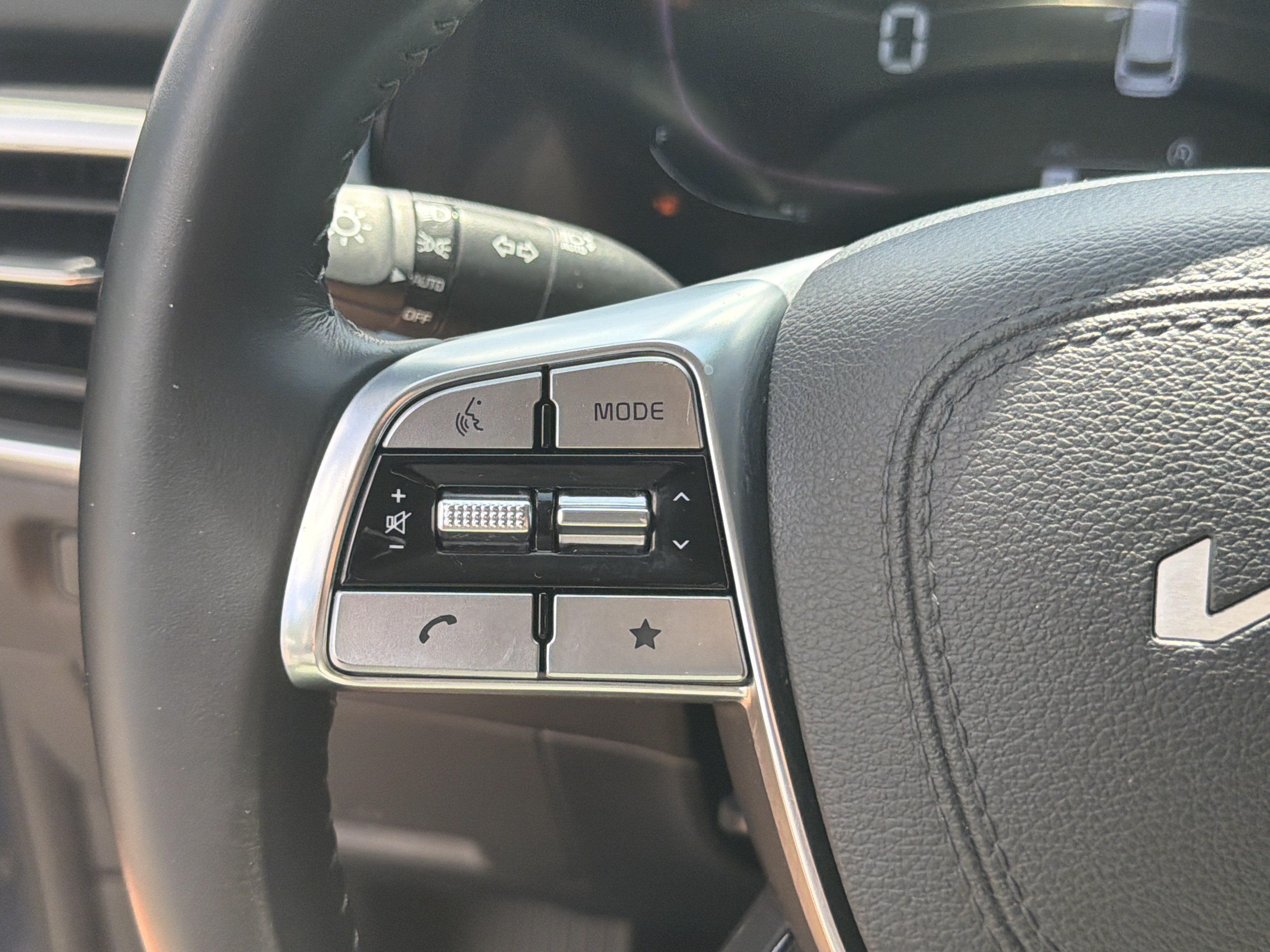 Certified 2023 Kia Telluride S w/ S Sunroof Package AWD/4WD image 25
