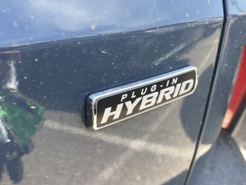 Used 2025 Ford Escape SE w/ PHEV Premium Package FWD image 7