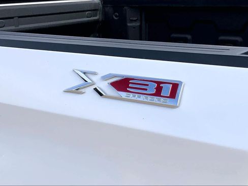 Certified 2023 GMC Sierra 1500 SLT image 29