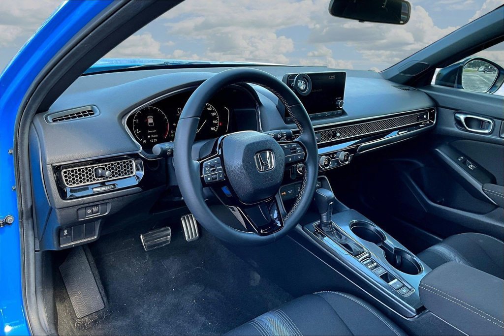 Used 2025 Honda Civic Sport image 19