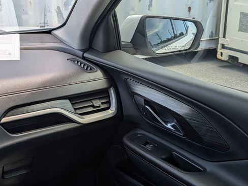 Used 2019 GMC Terrain SLT FWD image 17