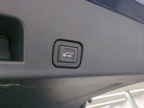 Used 2024 Chevrolet Traverse LT w/ Enhanced Driving Package FWD image 28