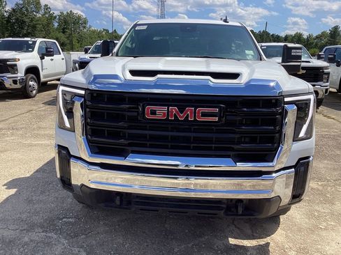 New 2025 GMC Sierra 3500 Pro w/ Convenience Package AWD/4WD image 4
