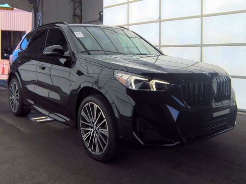 Used 2023 BMW X1 xDrive28i w/ Premium Package AWD/4WD image 8