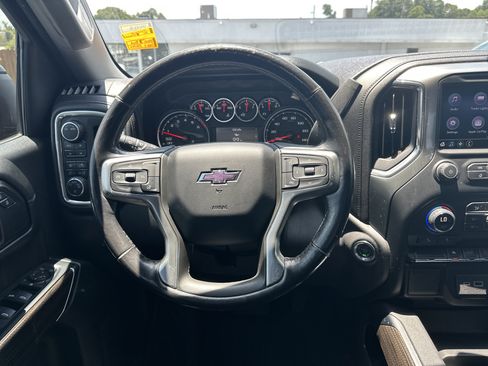 Used 2020 Chevrolet Silverado 1500 LT Trail Boss AWD/4WD image 17