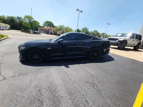 Used 2017 Ford Mustang GT Premium w/ GT Performance Package RWD image 28