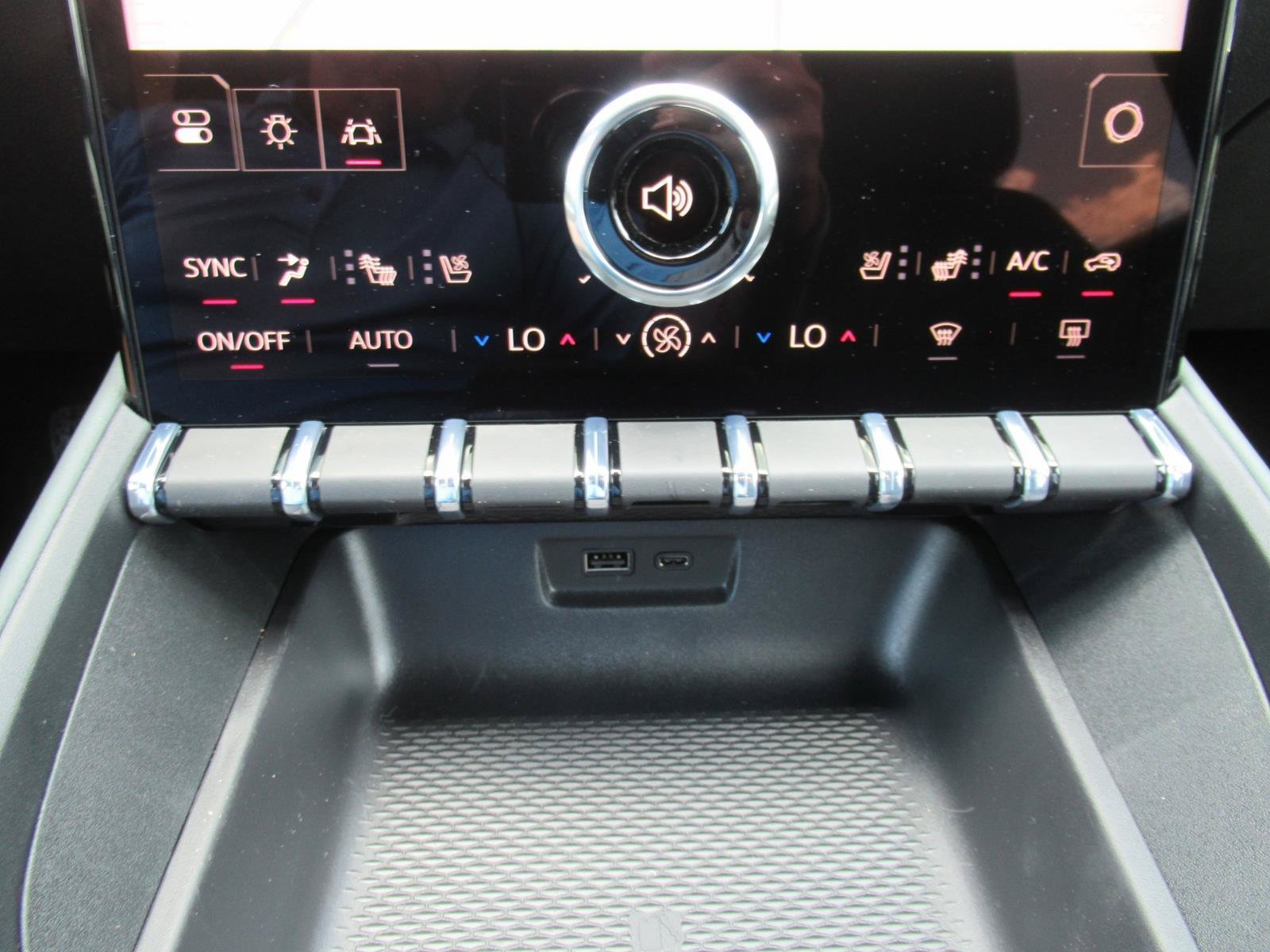 New 2027 GMC Terrain AT4 w/ Convenience Package III AWD/4WD image 28