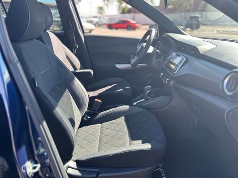 Used 2018 Nissan Kicks SV image 10