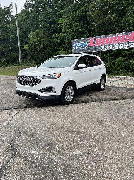Used 2023 Ford Edge SEL w/ Convenience Package AWD/4WD image 3