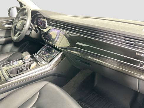 Used 2021 Audi Q7 3.0T Premium w/ Convenience Package image 31