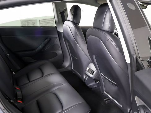 Used 2022 Tesla Model 3 Long Range image 31