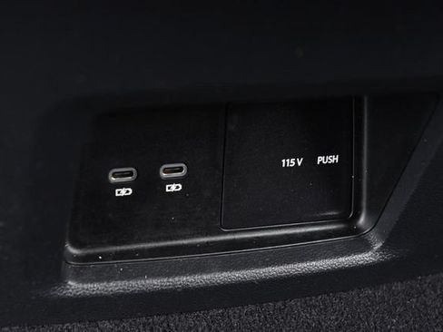Used 2025 Volkswagen Atlas Cross Sport SE w/ Panoramic Sunroof Package FWD image 24
