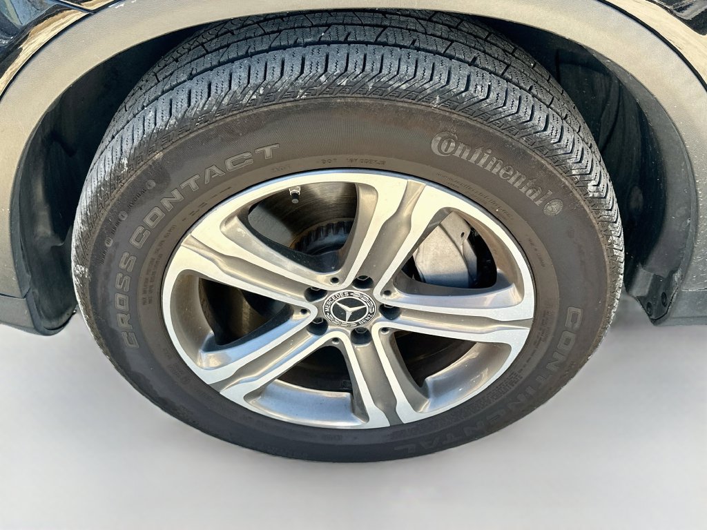Used 2018 Mercedes-Benz GLC 300 4MATIC image 30