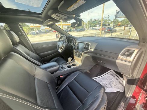Used 2017 Jeep Grand Cherokee Limited w/ Luxury Group II AWD/4WD image 17