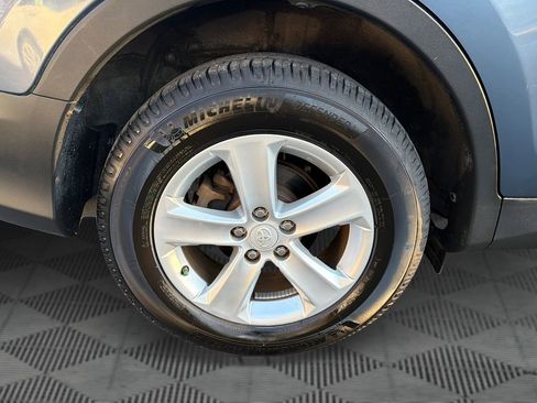 Used 2014 Toyota RAV4 XLE image 32