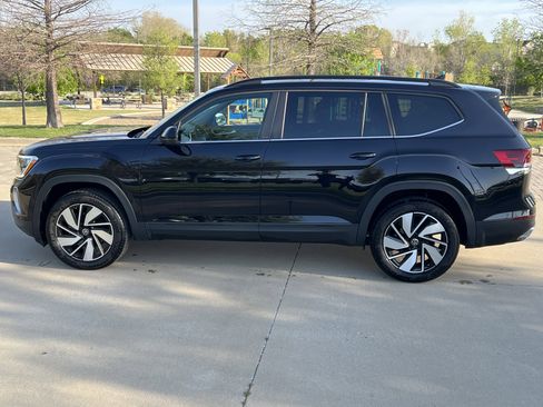 Certified 2025 Volkswagen Atlas SE w/ Panoramic Sunroof Package image 7