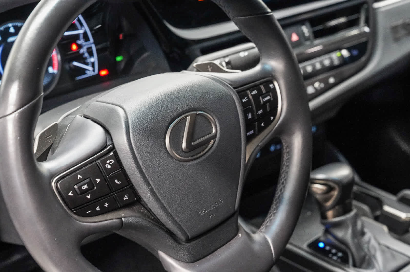 Used 2025 Lexus ES 300h w/ Premium Package FWD image 21