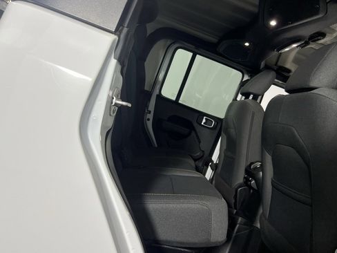 Certified 2025 Jeep Gladiator Sport image 26