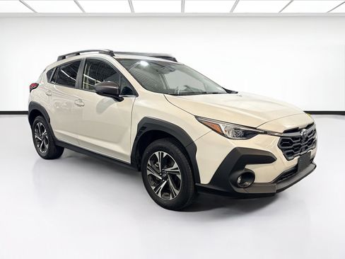 Used 2024 Subaru Crosstrek 2.0i Premium image 3