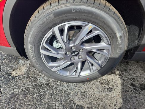 New 2026 Lincoln Corsair Premiere image 9