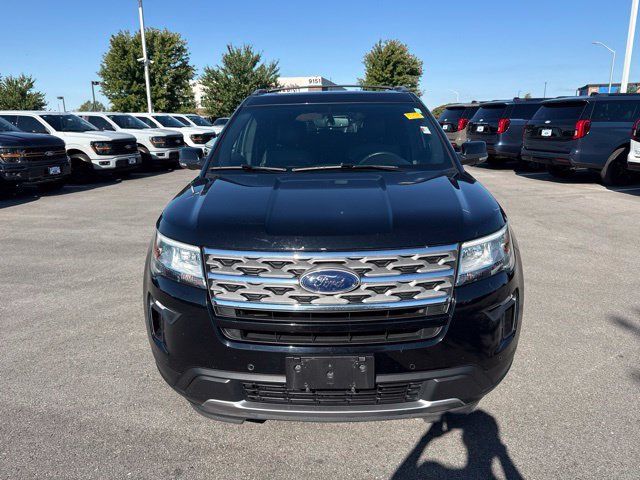 Used 2018 Ford Explorer XLT w/ Equipment Group 202A FWD image 4