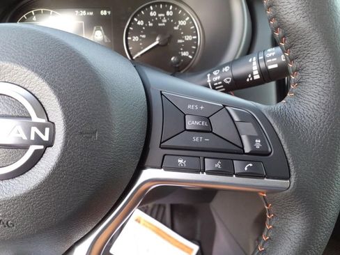 Used 2023 Nissan Kicks SR w/ SR Premium Package FWD image 16