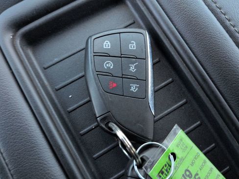 Used 2021 Chevrolet Suburban Z71 image 28