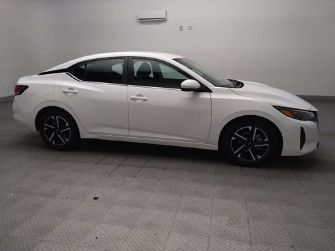 Used 2025 Nissan Sentra SV FWD image 11