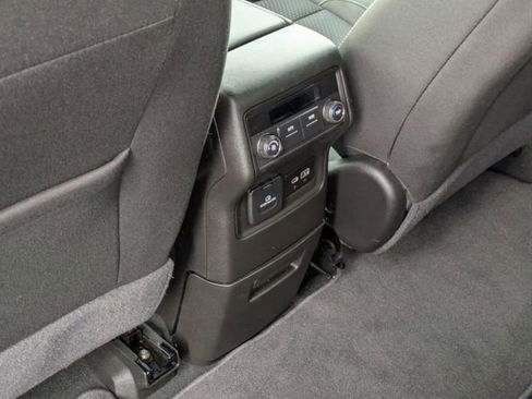 Used 2023 GMC Acadia SLE w/ Driver Convenience Package image 31