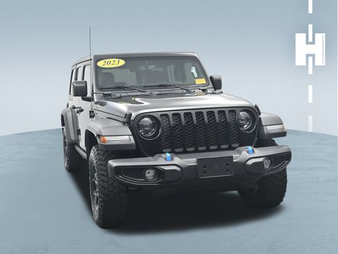 Used 2023 Jeep Wrangler Unlimited w/ Cold Weather Group AWD/4WD image 3
