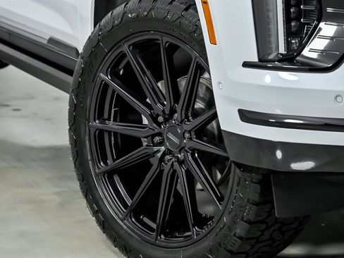 Used 2026 Cadillac Escalade Platinum Sport w/ LPO, ONYX Package AWD/4WD image 4