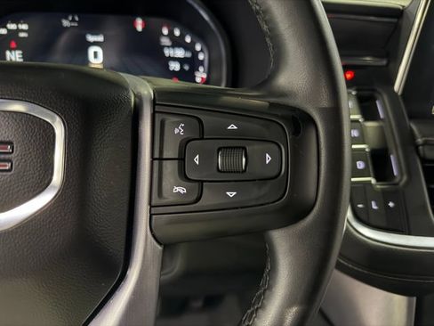 Used 2024 GMC Yukon SLT RWD image 18