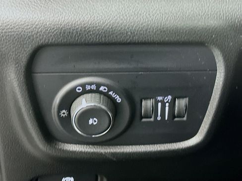 Used 2023 Jeep Grand Cherokee L Limited w/ Luxury Tech Group II image 17