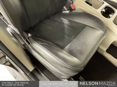 Used 2018 Dodge Grand Caravan SXT FWD image 26