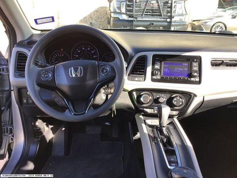 Used 2019 Honda HR-V LX image 10