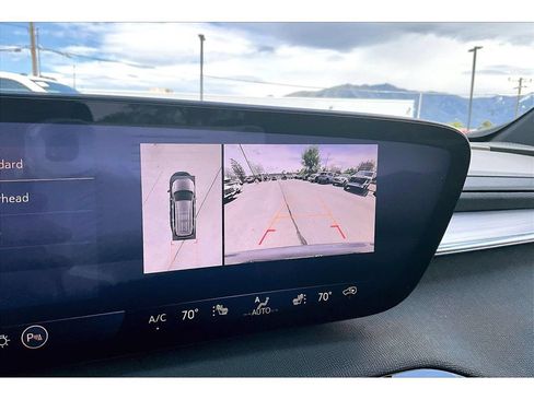 Used 2025 Buick Enclave Preferred AWD/4WD image 14