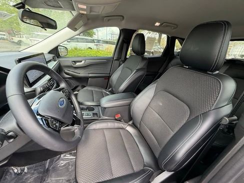 New 2024 Ford Escape SE image 13