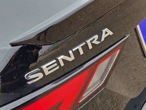 Used 2025 Nissan Sentra SR FWD image 13