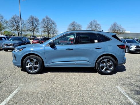 Used 2024 Ford Escape ST-Line w/ Tech Pack #1 AWD/4WD image 2