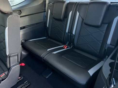 New 2025 Volkswagen Atlas Peak Edition SE AWD/4WD image 15