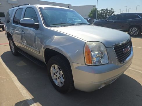 Used 2010 GMC Yukon SLE RWD image 2