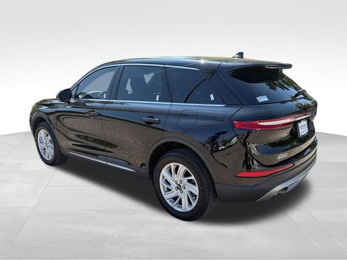 Used 2024 Lincoln Corsair AWD image 3