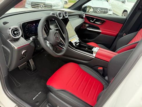 New 2025 Mercedes-Benz GLC 350e 4MATIC image 9