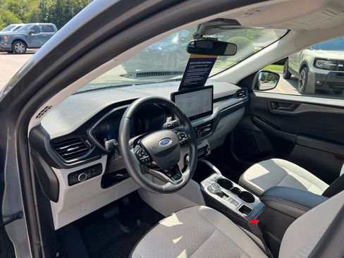 Used 2023 Ford Escape Active w/ Tech Pack #1 AWD/4WD image 21