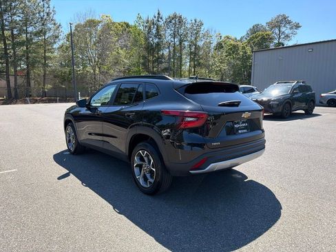 Used 2025 Chevrolet Trax LT w/ LT Convenience Package FWD image 7